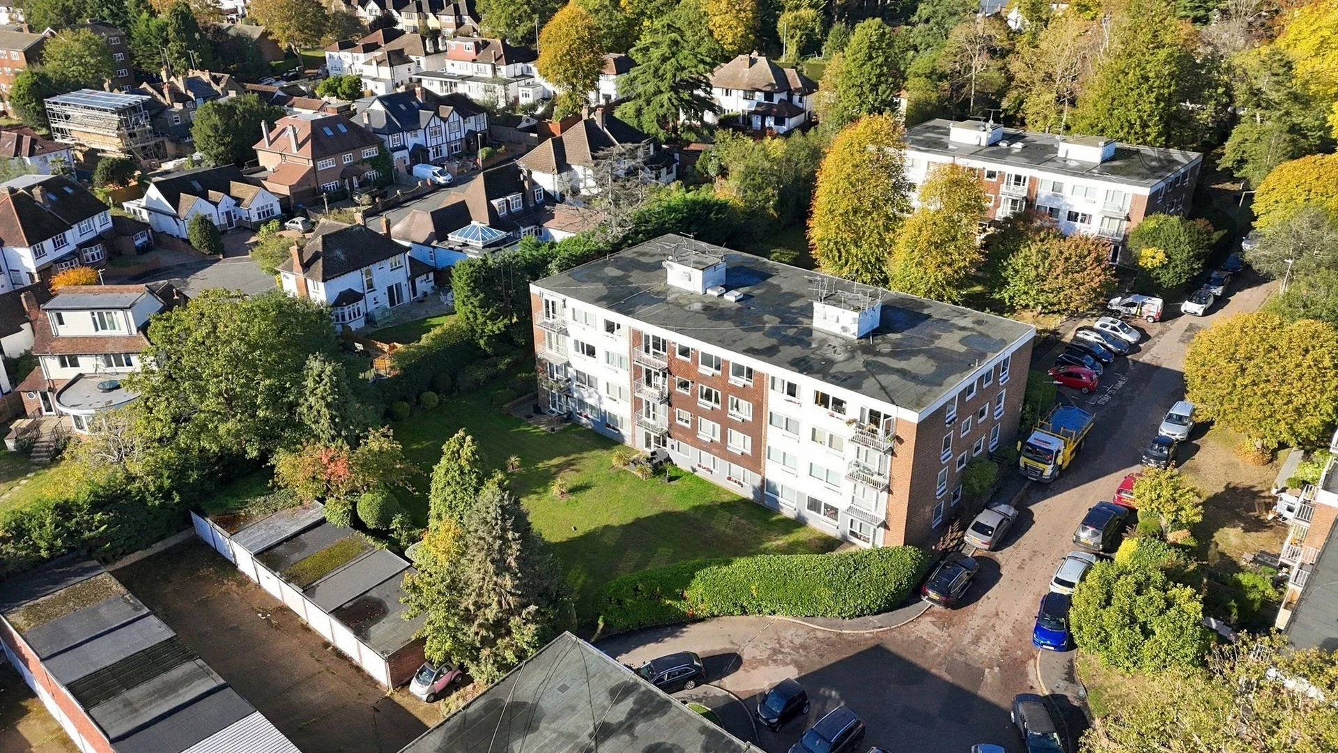Flat Court Yard in Greater London