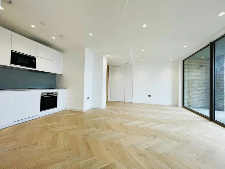 Flat Walm Lane in Greater London