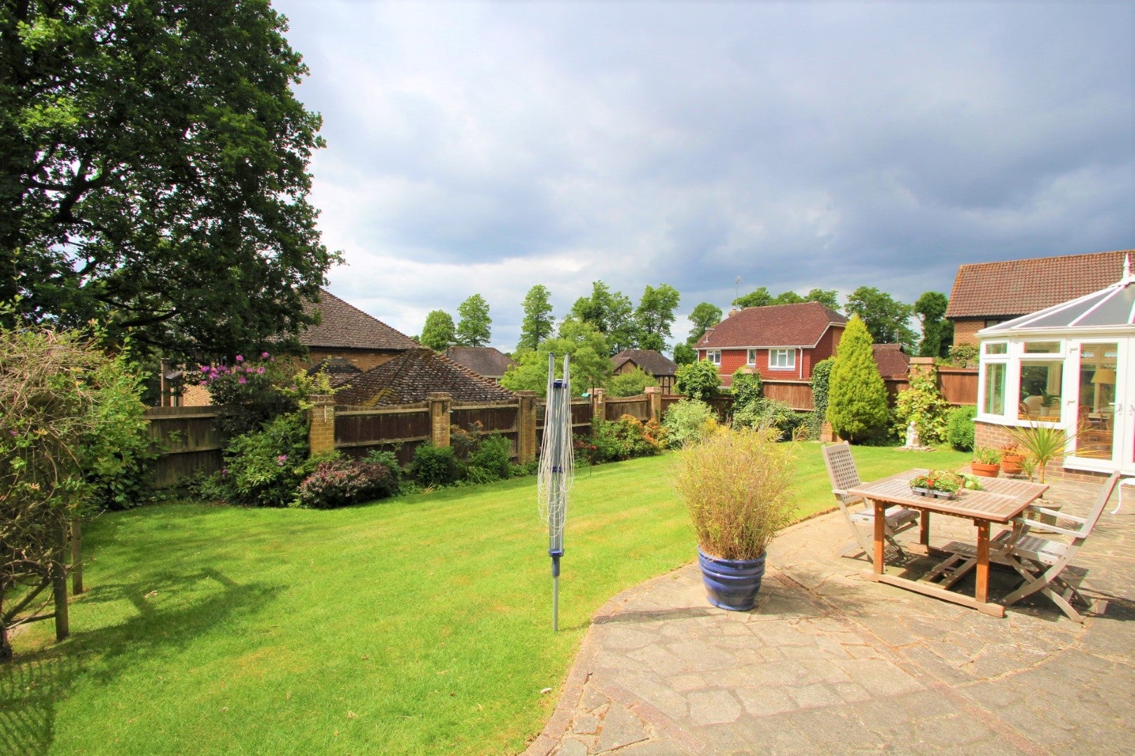 House Worth Park Avenue in Crawley