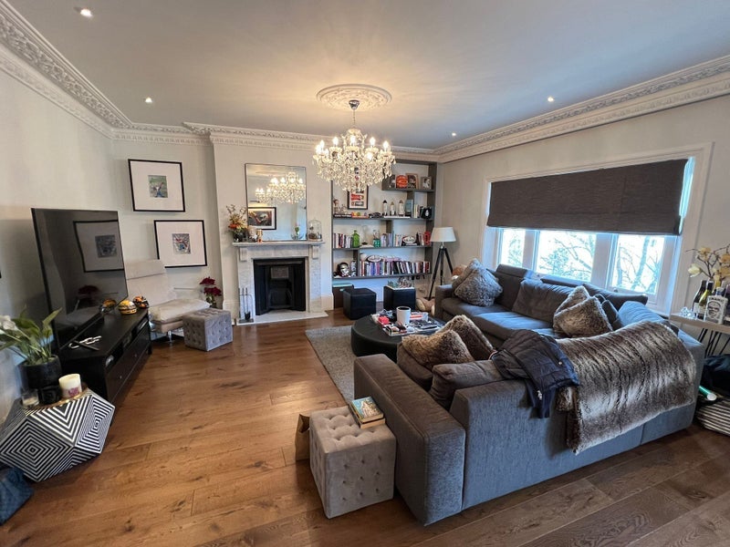 Room Belsize Park in Greater London