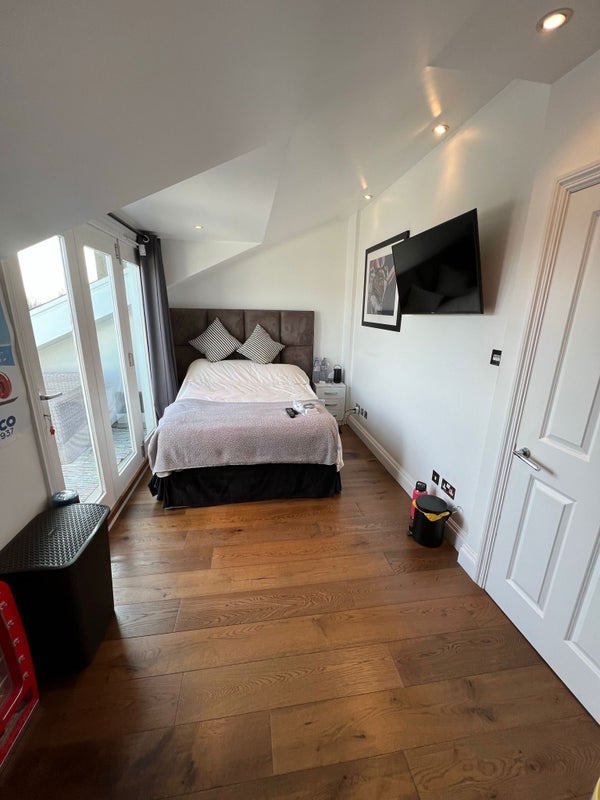 Room Belsize Park in Greater London