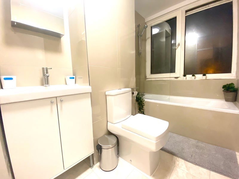 Room Clarence Lane in Greater London