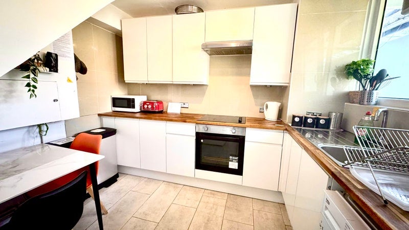 Room Clarence Lane in Greater London