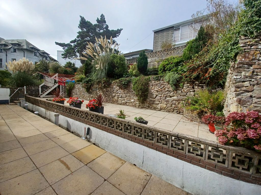 Flat Hannafore Road in Looe