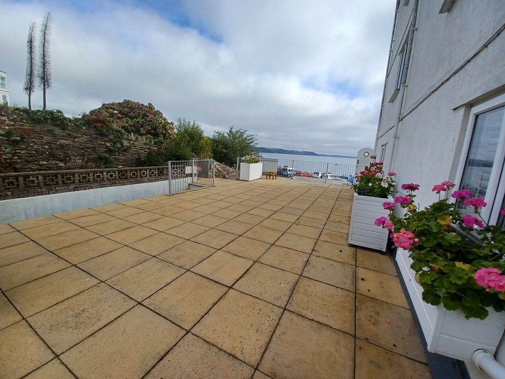 Flat Hannafore Road in Looe