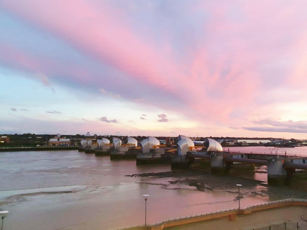 Flat Wards Wharf Approach in Greater London