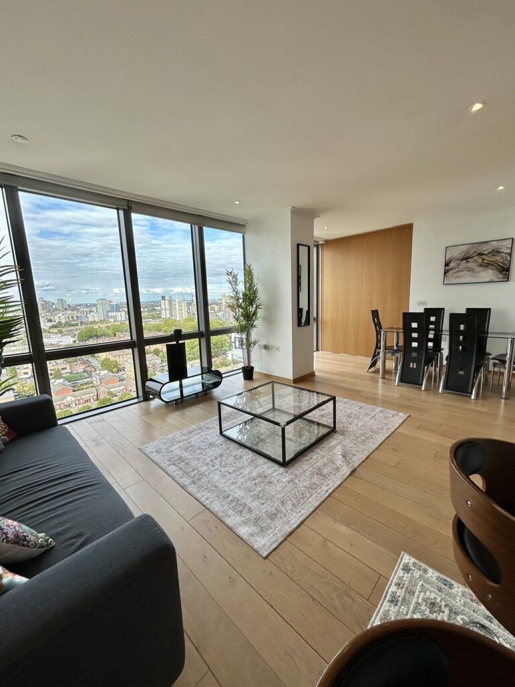 Flat North Quay in Greater London