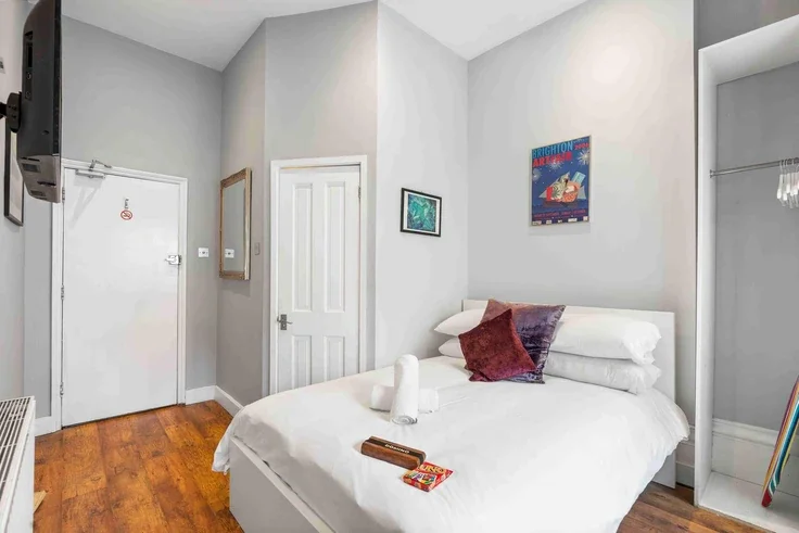 Room Oriental Place in Brighton