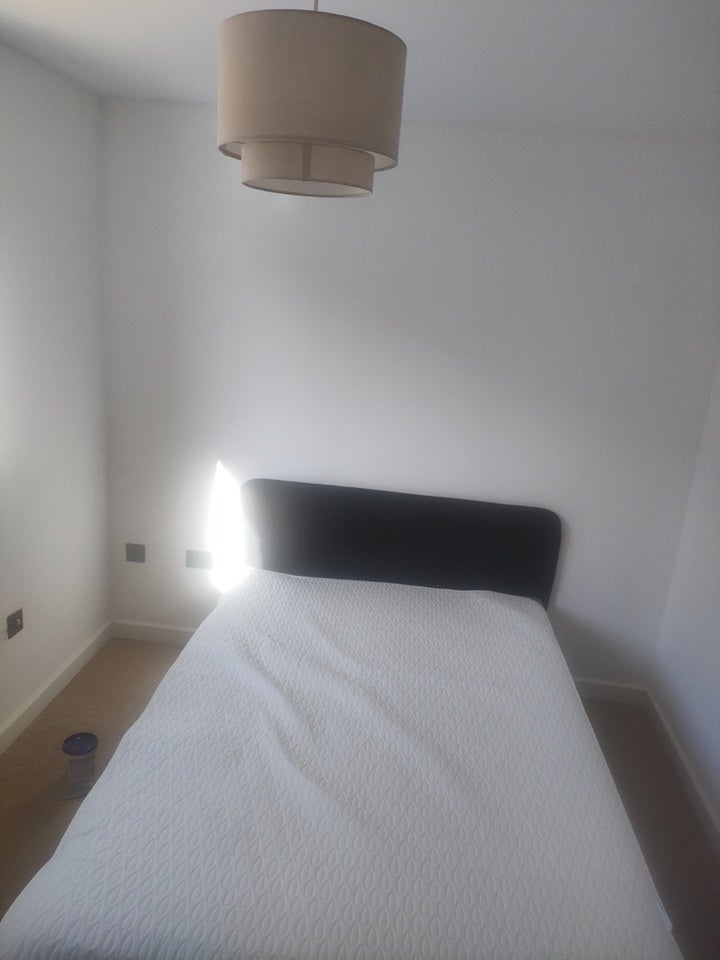 Room Market Place in Greater London