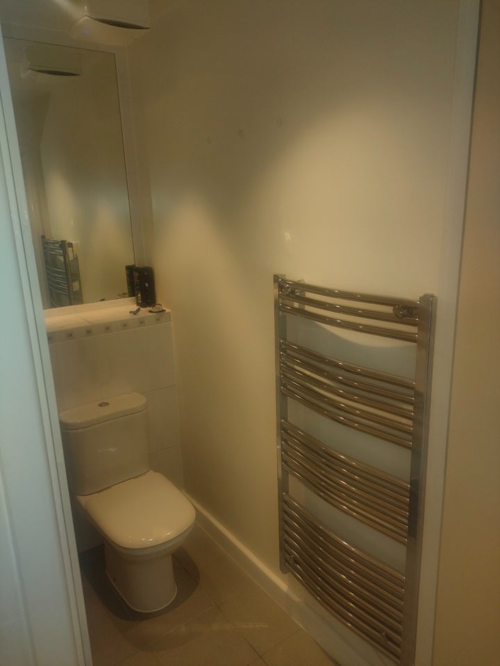 Room Market Place in Greater London