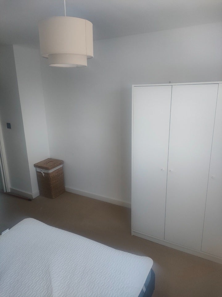 Room Market Place in Greater London