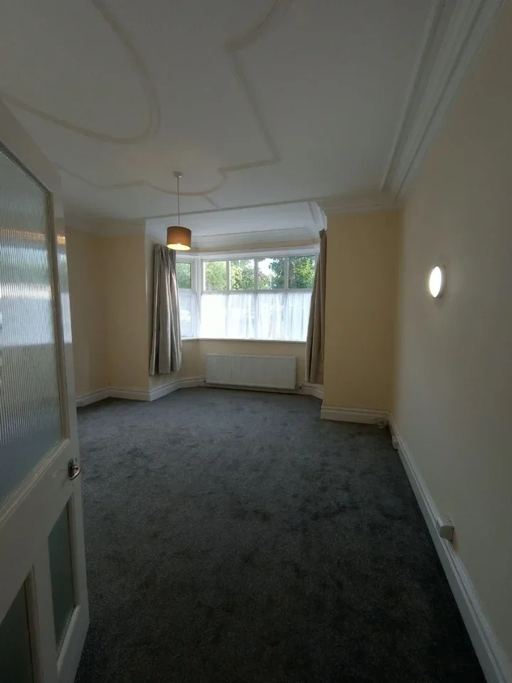 Flat Teignmouth Road in Greater London