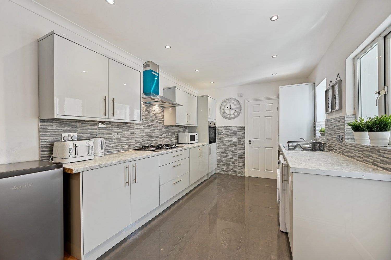 Room Clifton Road in Watford