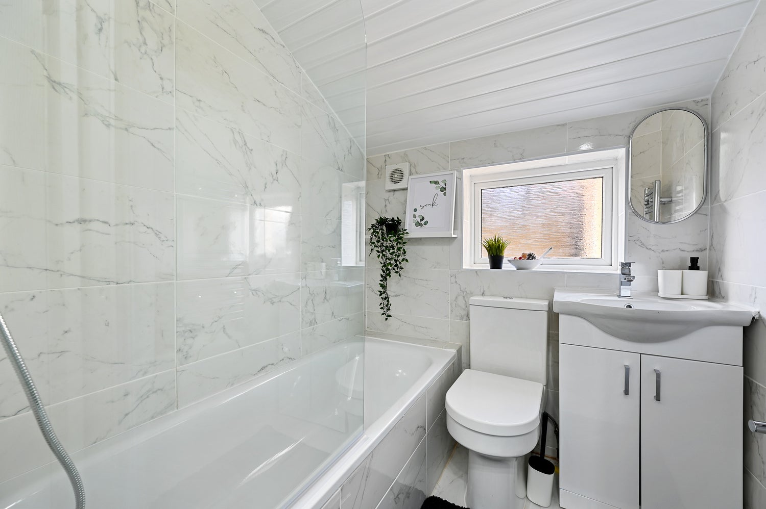 Room Clifton Road in Watford
