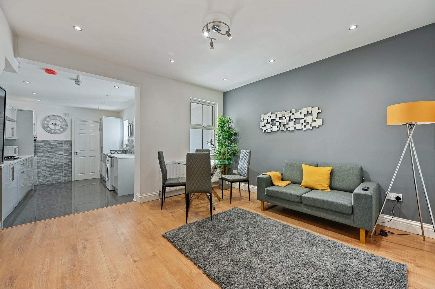 Room Clifton Road in Watford