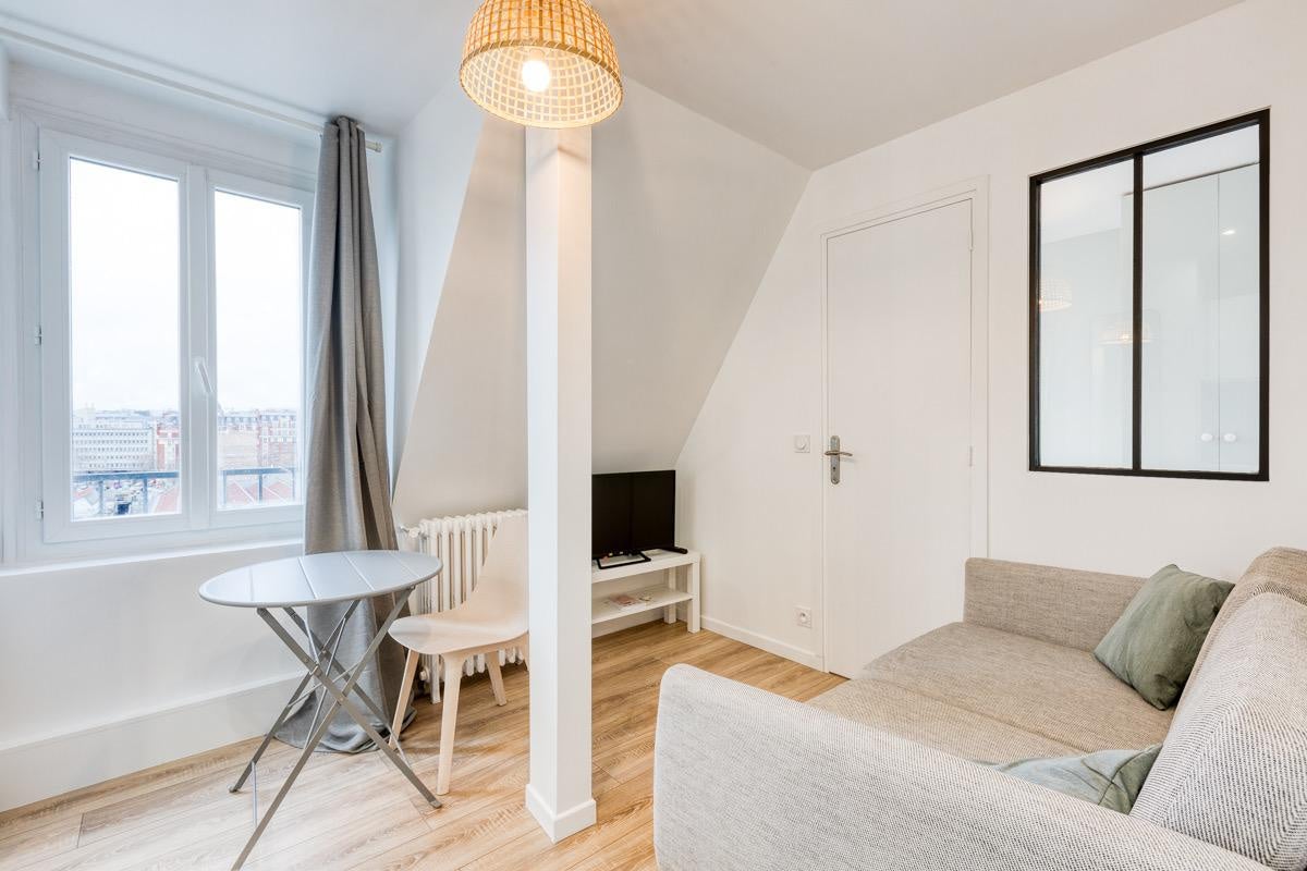 Flat Rue de Bagnolet in Paris