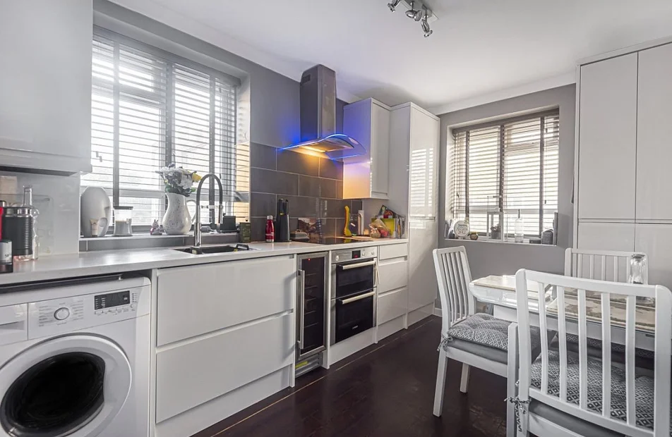 Flat Southlands Drive in Greater London