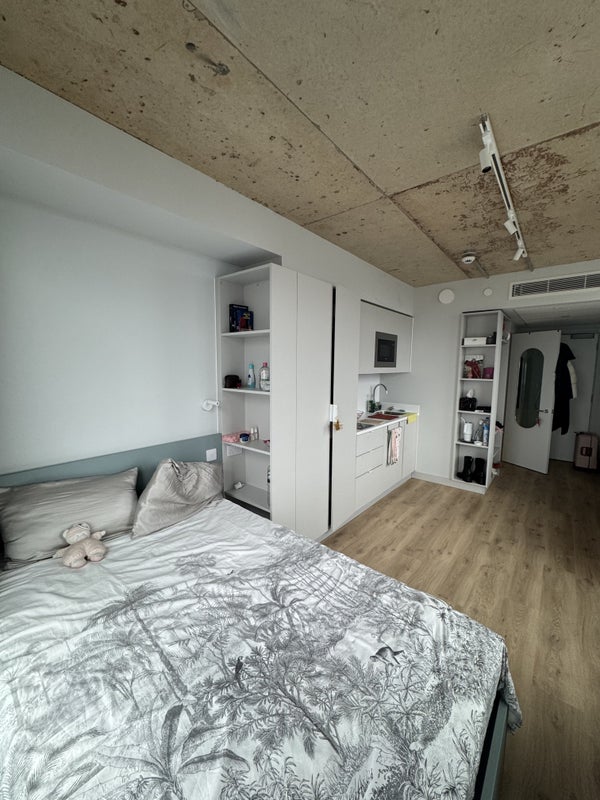 Room Talgarth Road in Greater London
