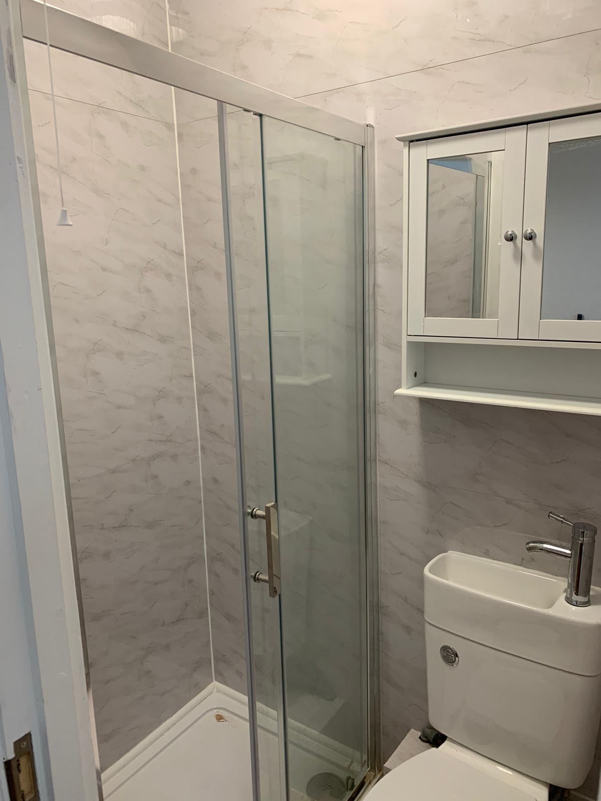 Flat Charter Avenue in Greater London