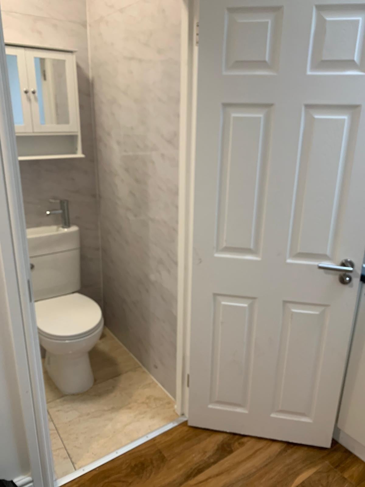 Flat Charter Avenue in Greater London