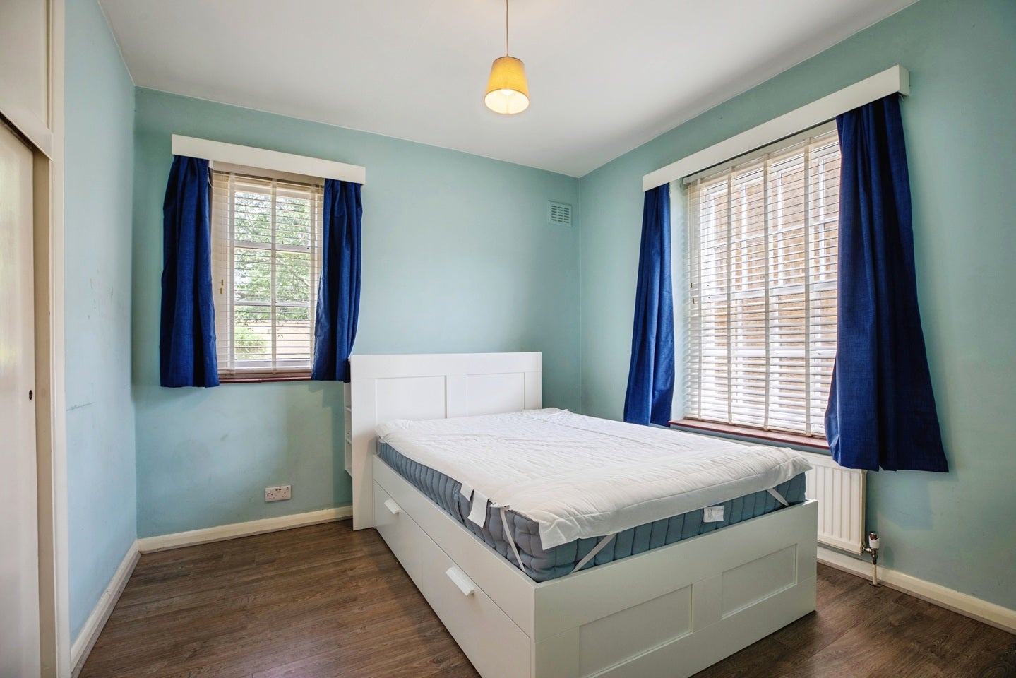 Flat Vanbrugh Fields in Greater London