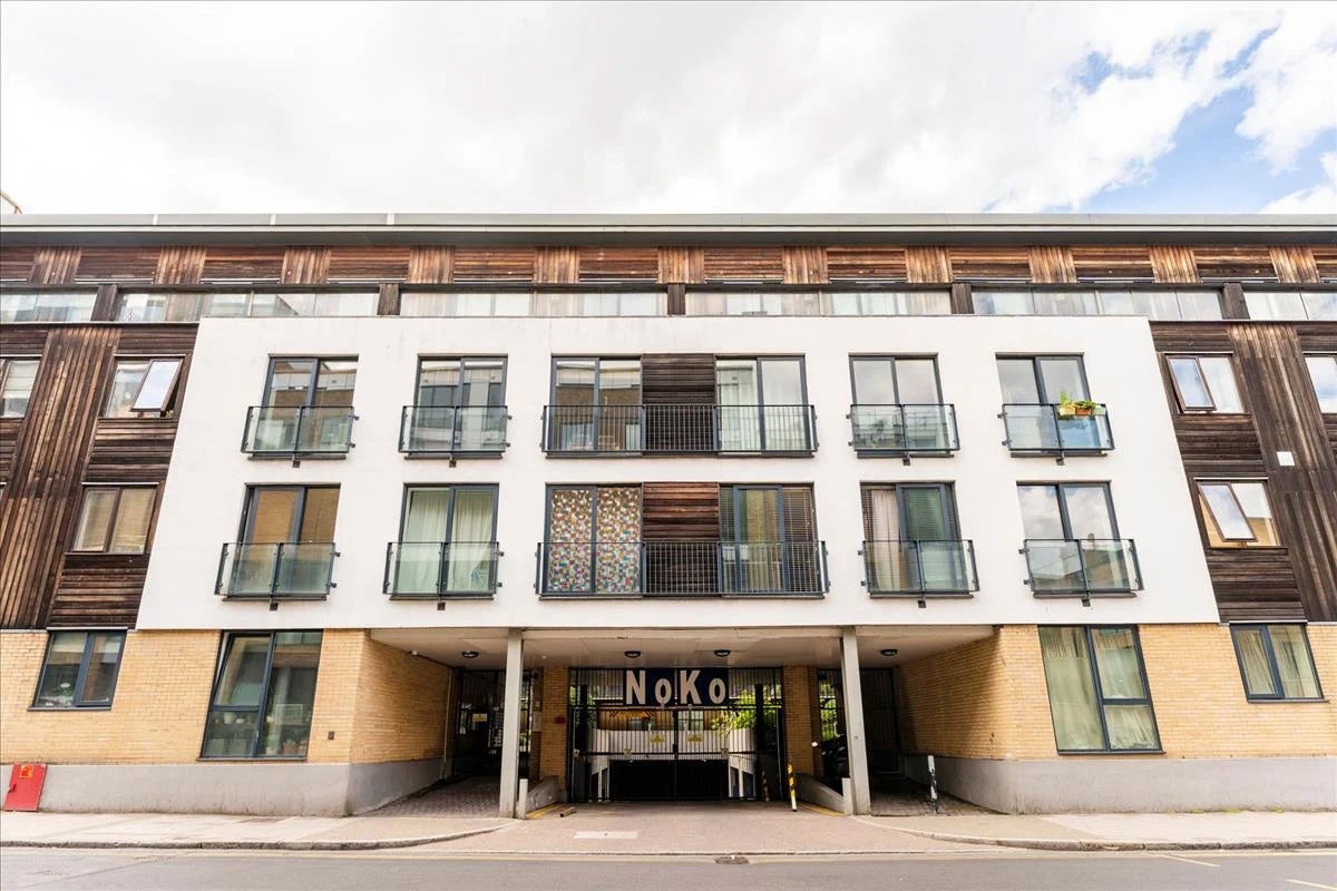 Flat Chamberlayne Road in Greater London