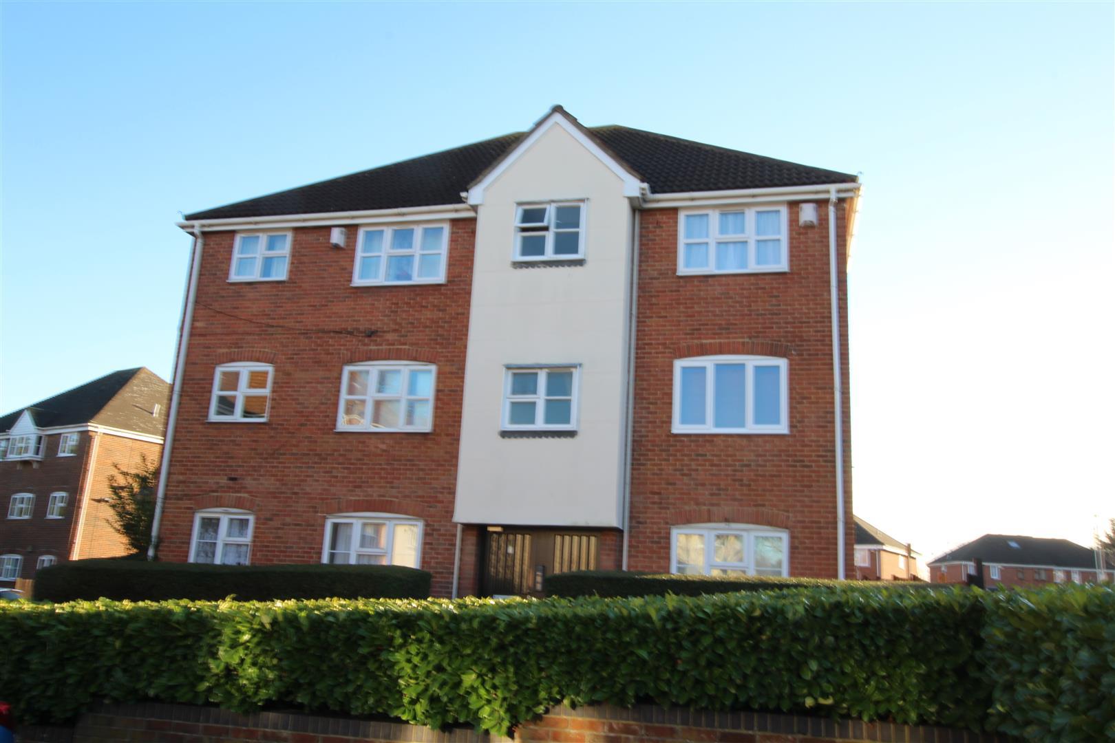 Flat Burdetts Road in Greater London