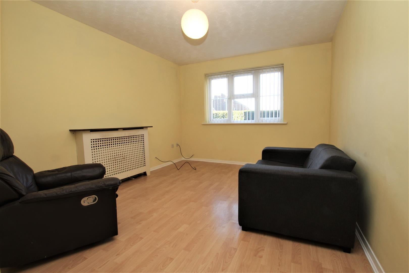 Flat Burdetts Road in Greater London