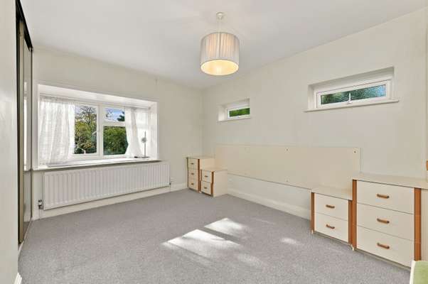 Flat Hanah Court in Greater London