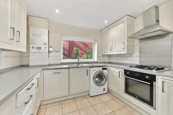 Flat Hanah Court in Greater London