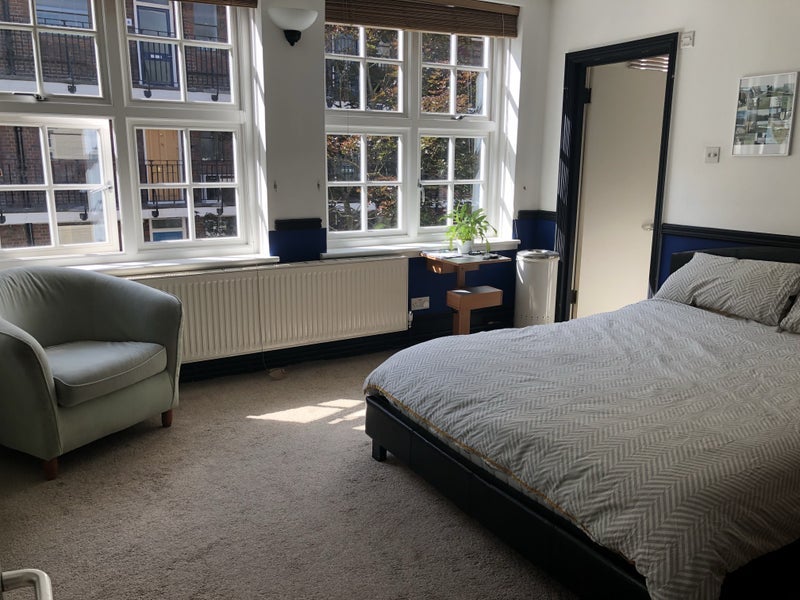 Flat Devonshire Court in Greater London