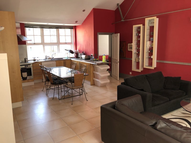 Flat Devonshire Court in Greater London