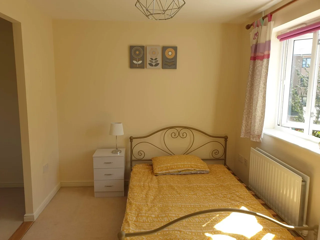 Room Foxglove Way in South Cambridgeshire