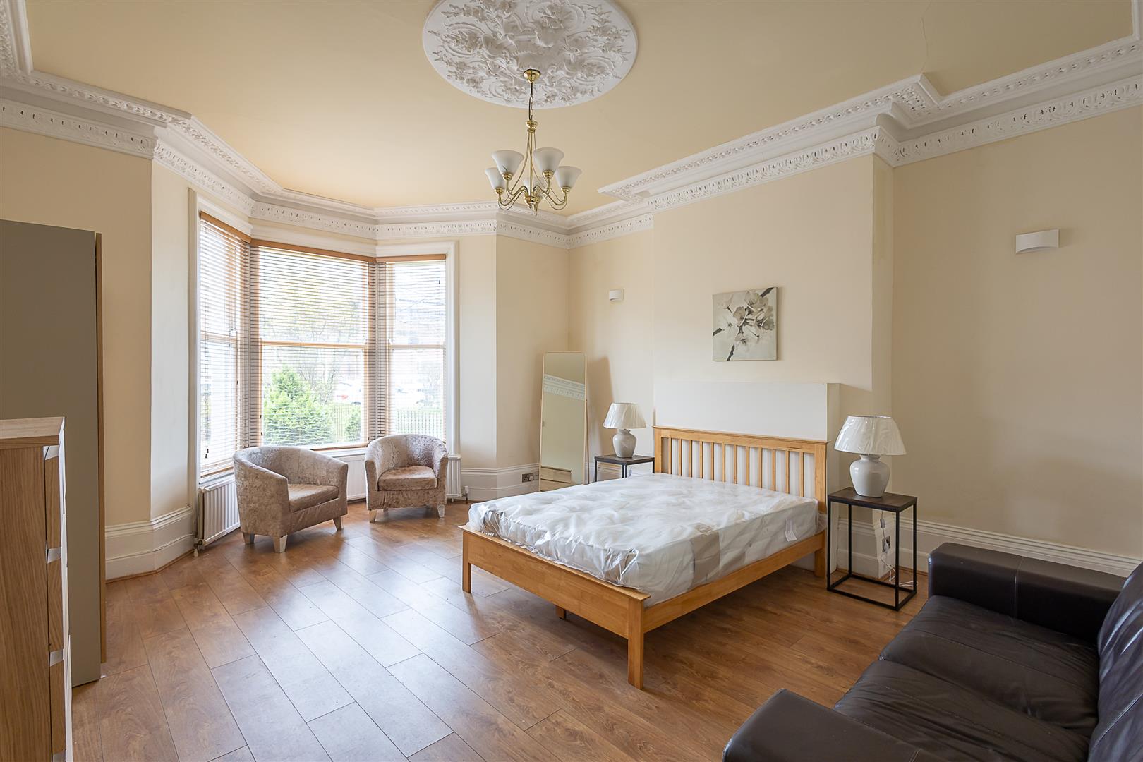 Flat St Georges Terrace in Newcastle upon Tyne