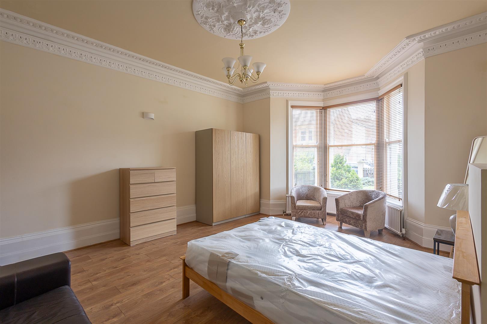 Flat St Georges Terrace in Newcastle upon Tyne