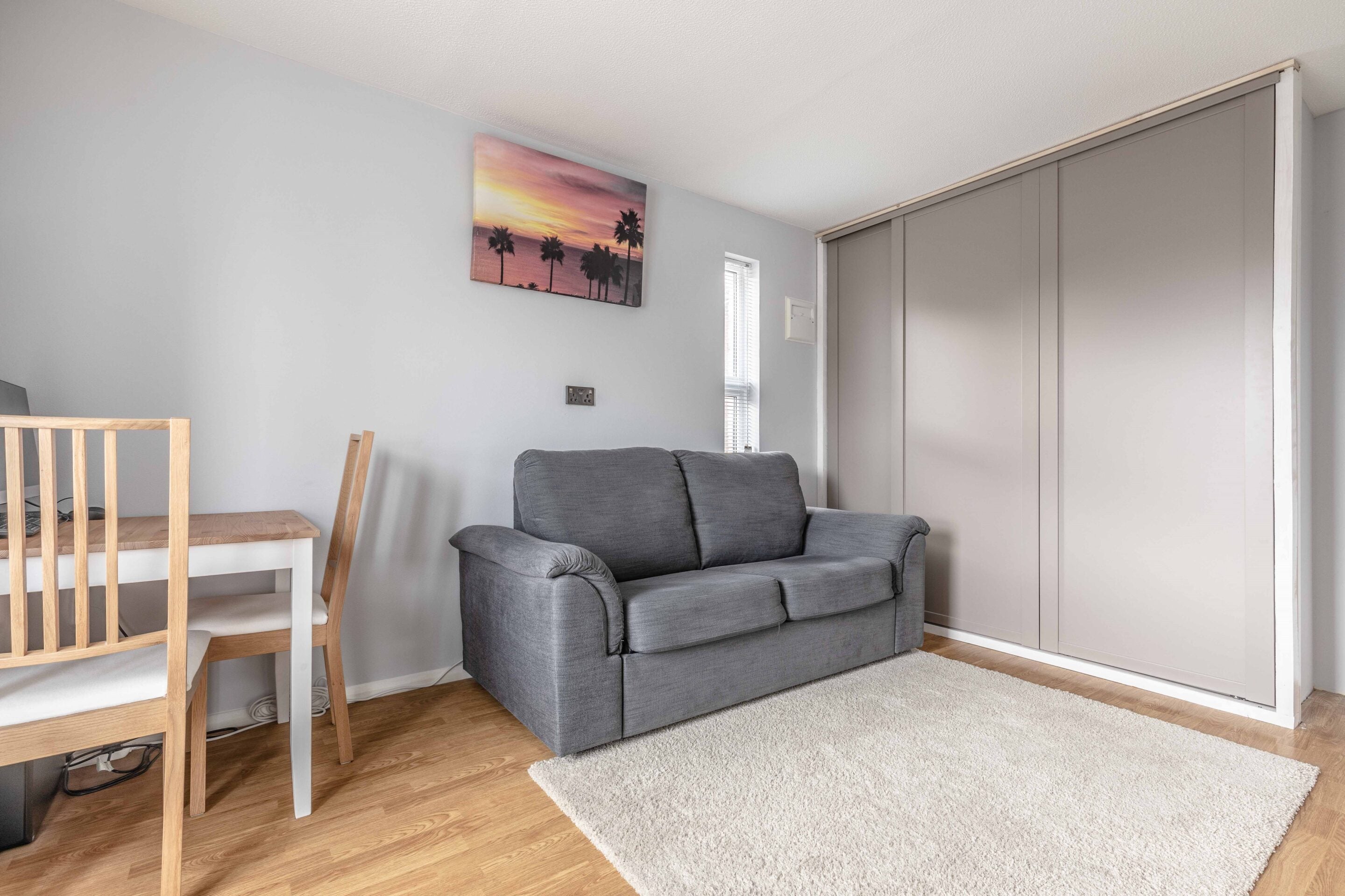 Flat Cobb Close in Datchet