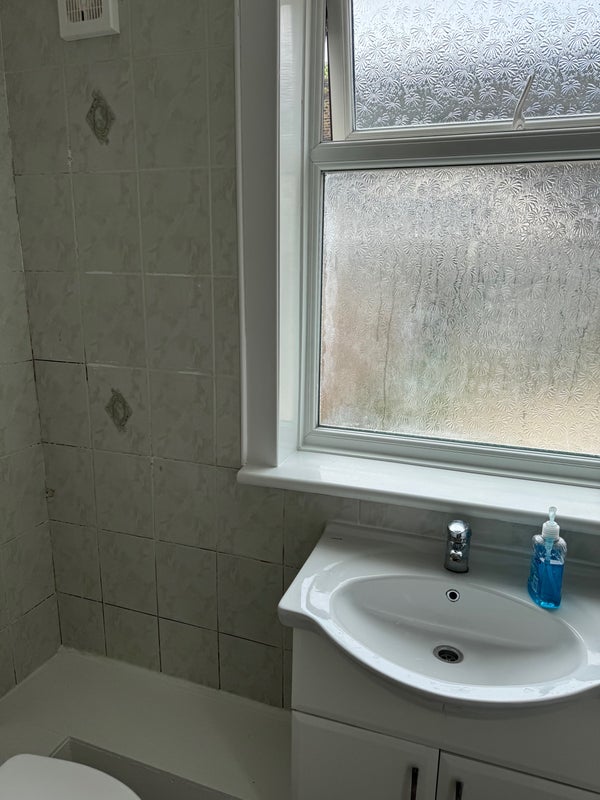 Room Dunton Road in Greater London