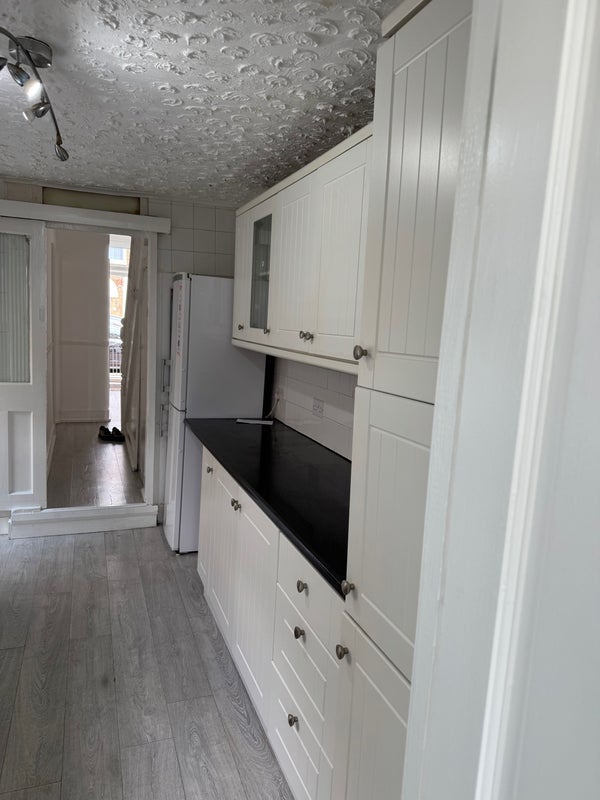 Room Dunton Road in Greater London