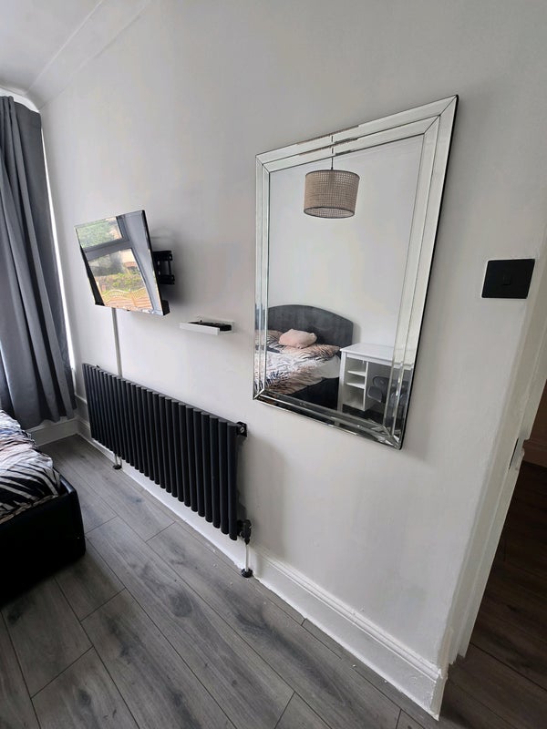 Room Penrhiw Road in Pontypridd