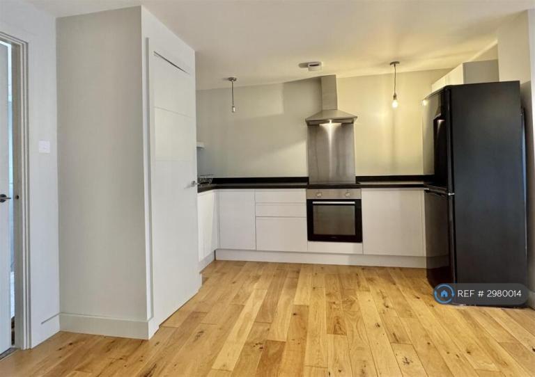 Flat Esland Place in Cotswold District