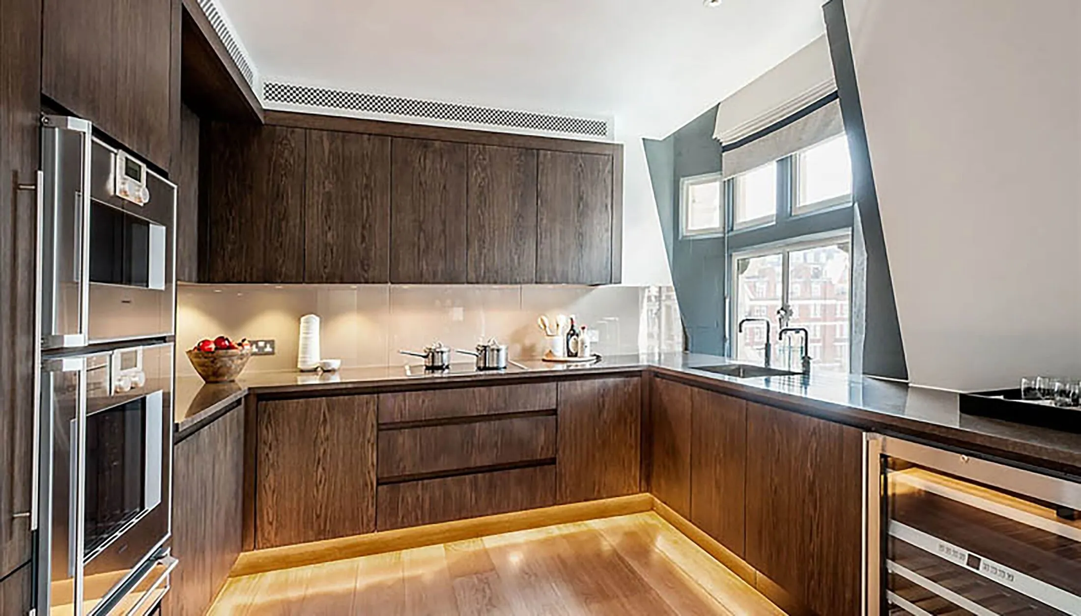 Flat Duke Street in City of Westminster