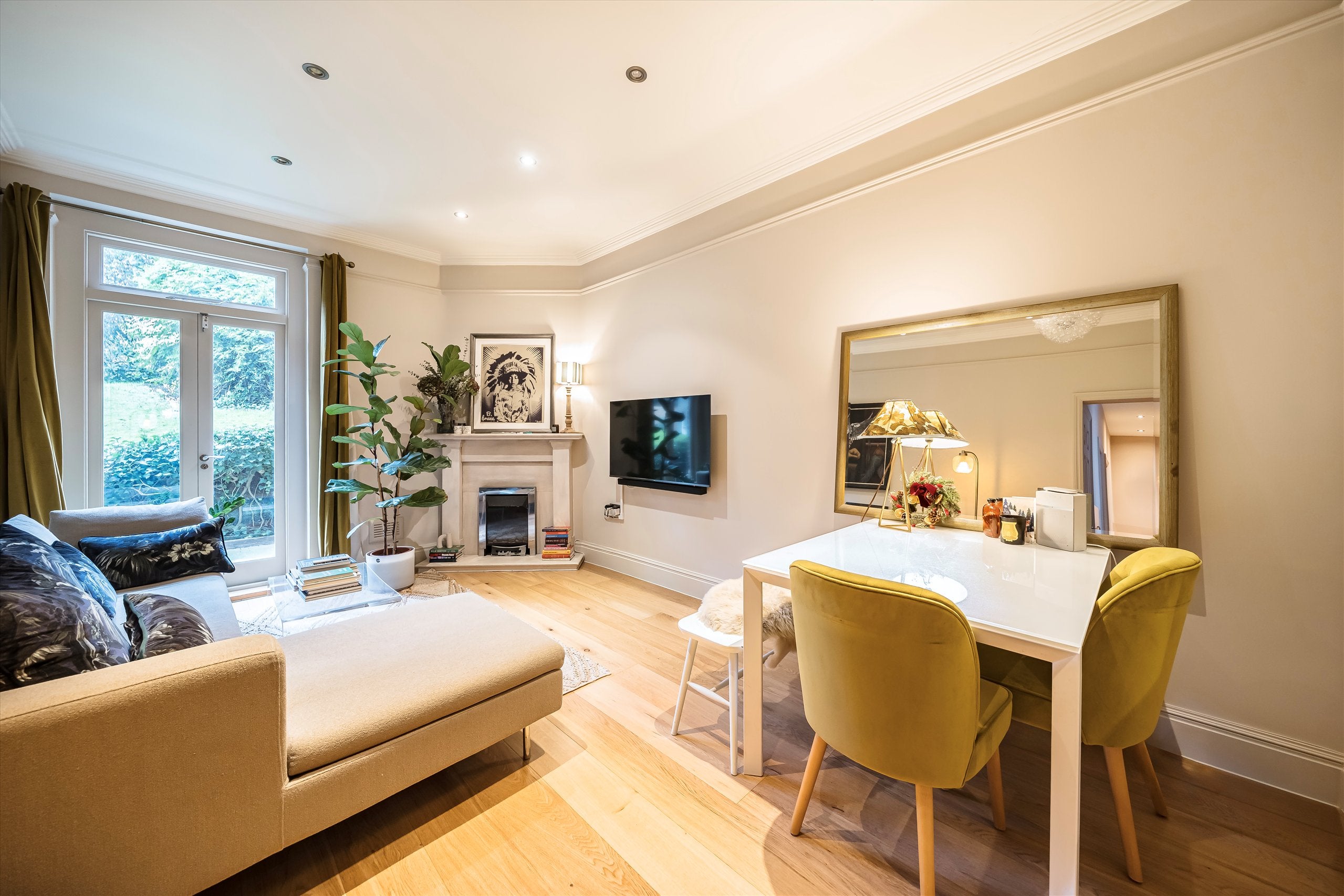 Flat West End Lane in Greater London