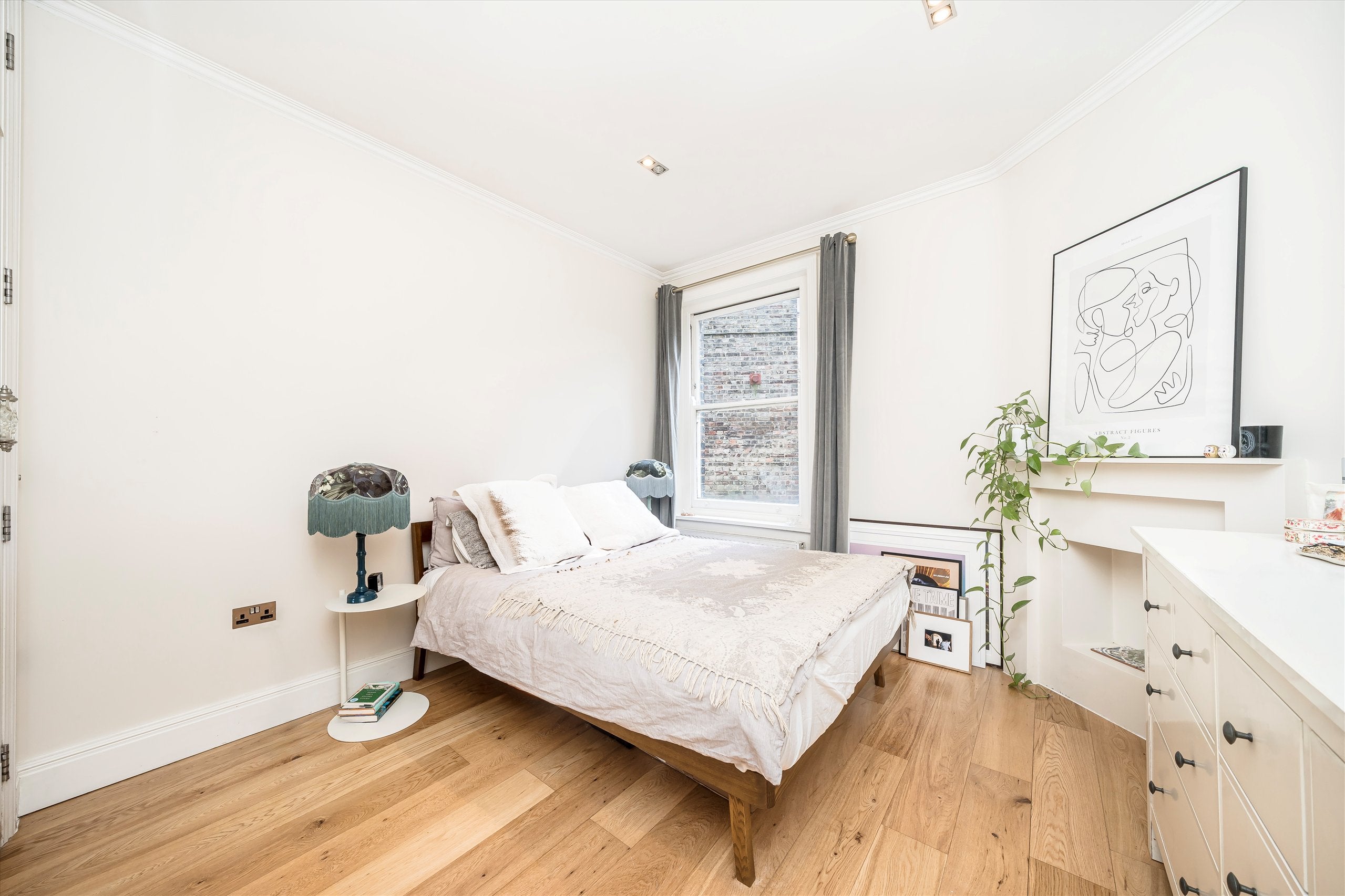 Flat West End Lane in Greater London