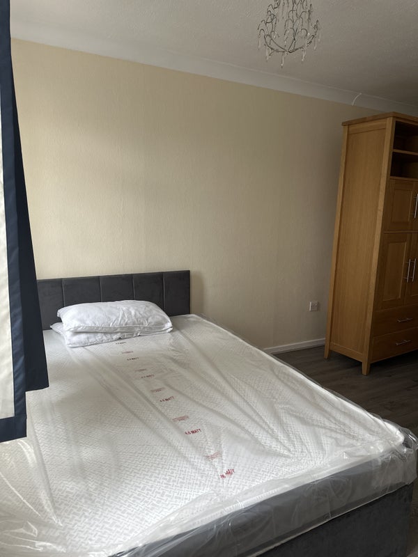 Room Andrews Place in Chelmsford