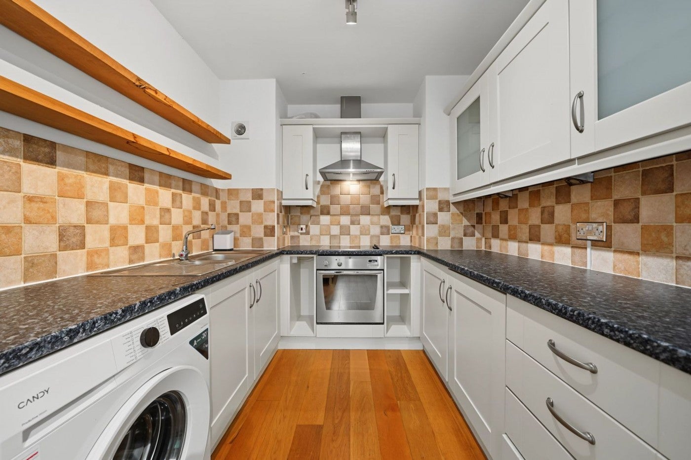 Flat Hillyard Street in Greater London