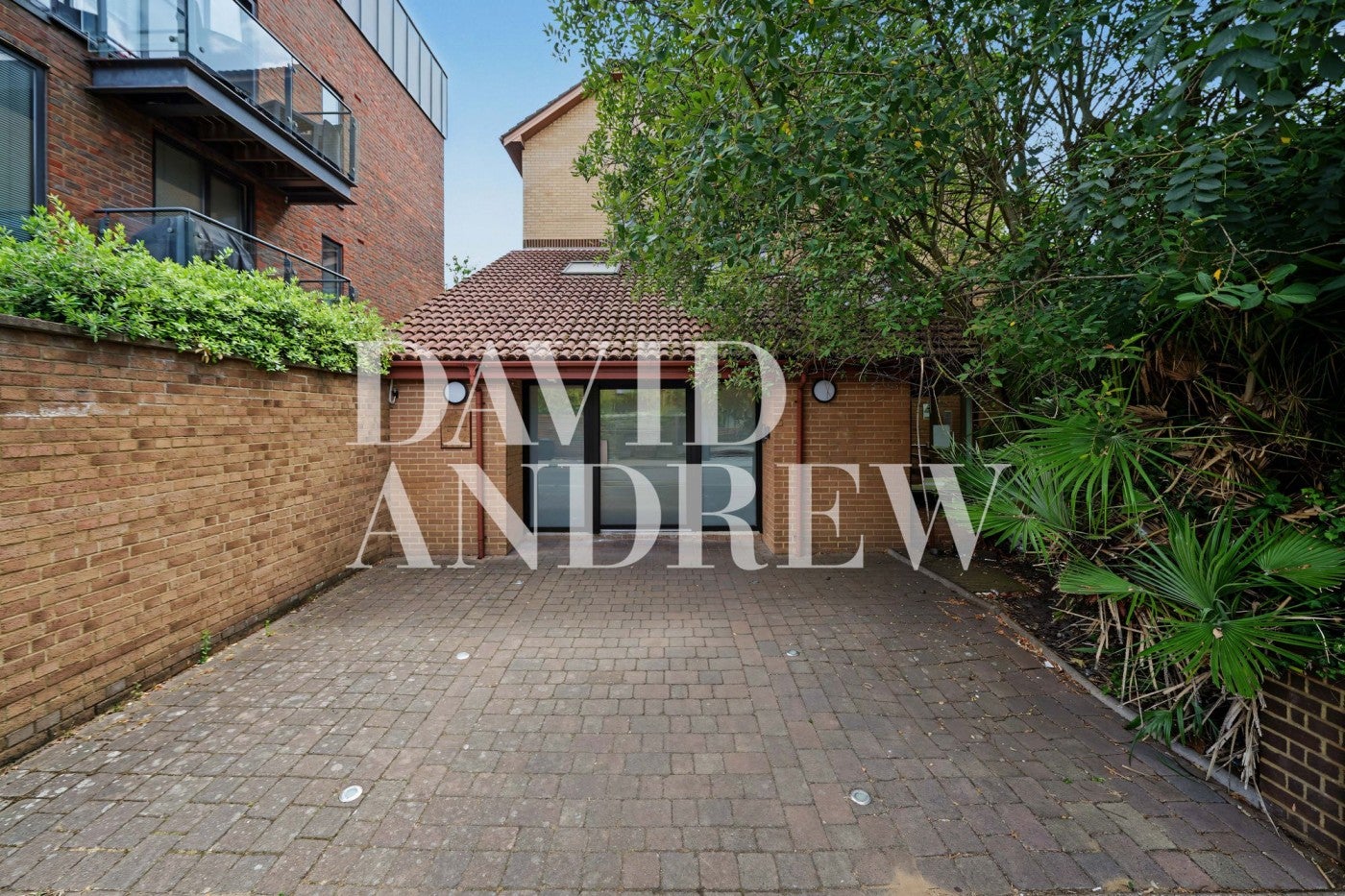 Flat Hillyard Street in Greater London