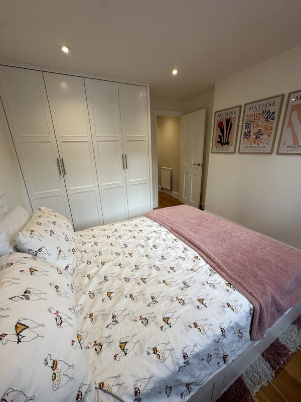 Room Tremadoc Road in Greater London