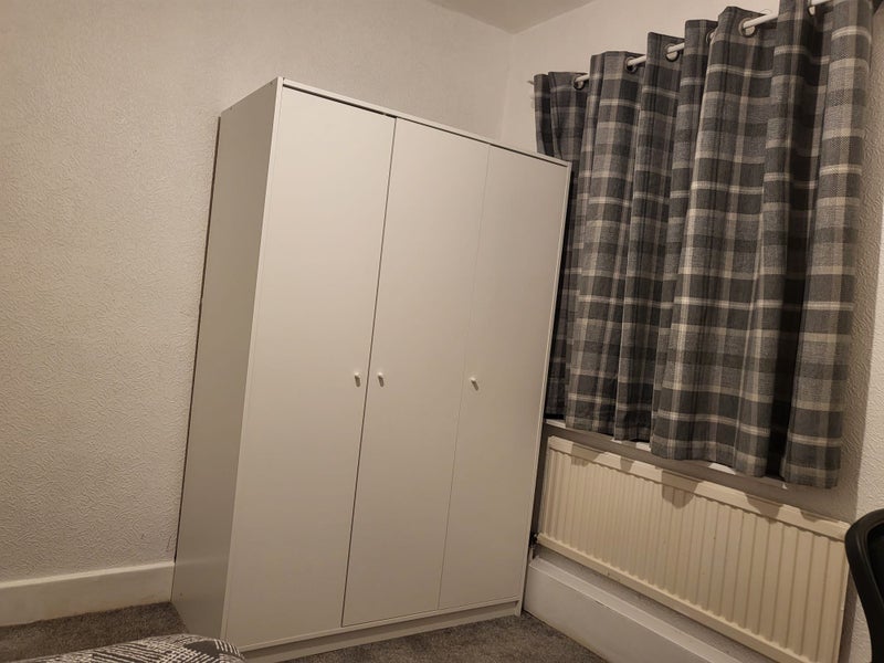 Room East Road in Greater London