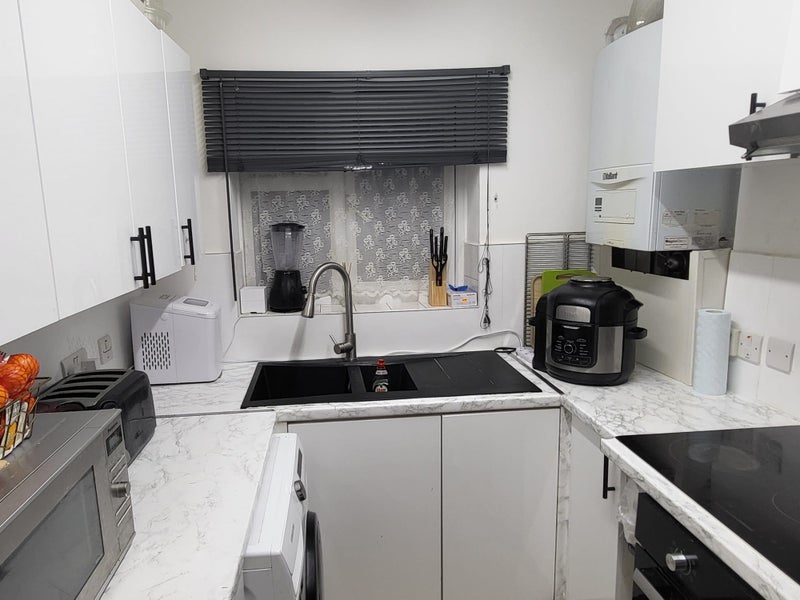 Room East Road in Greater London