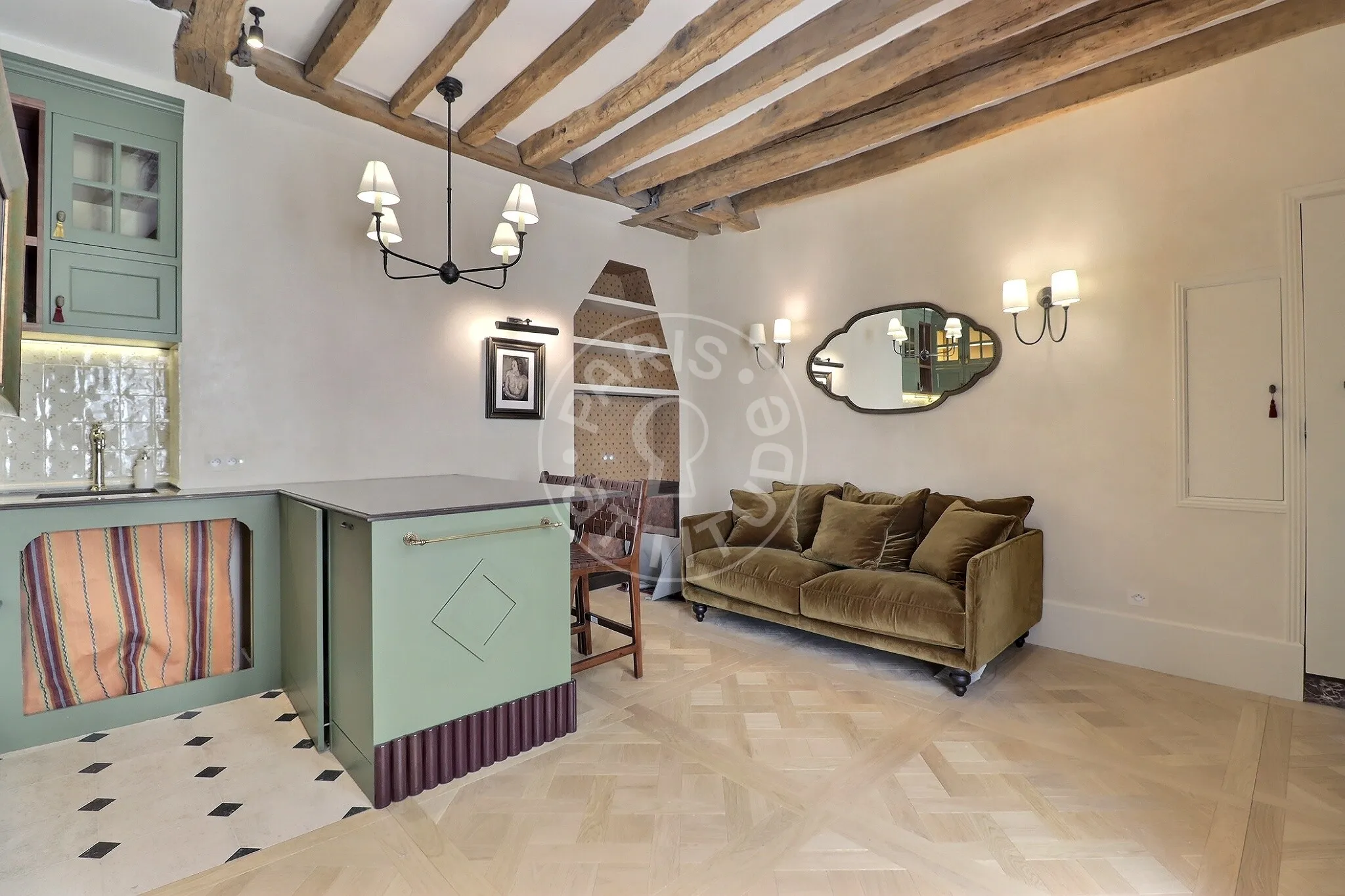 Flat Rue de Bourgogne in Paris